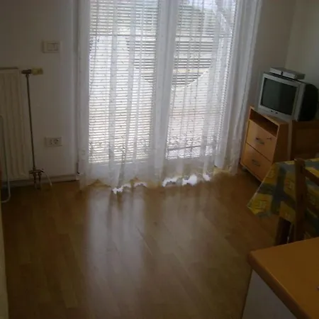 Daire In Balcony, Air Conditioning, Wlan 819-5