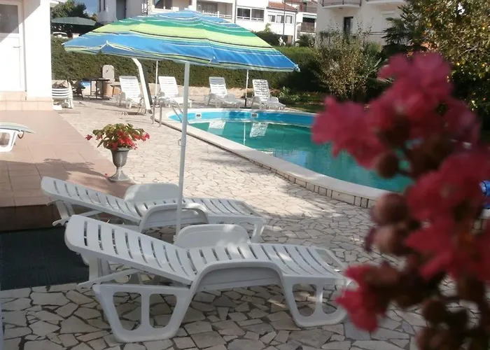 In Balcony, Air Conditioning, Wlan 819-5 *